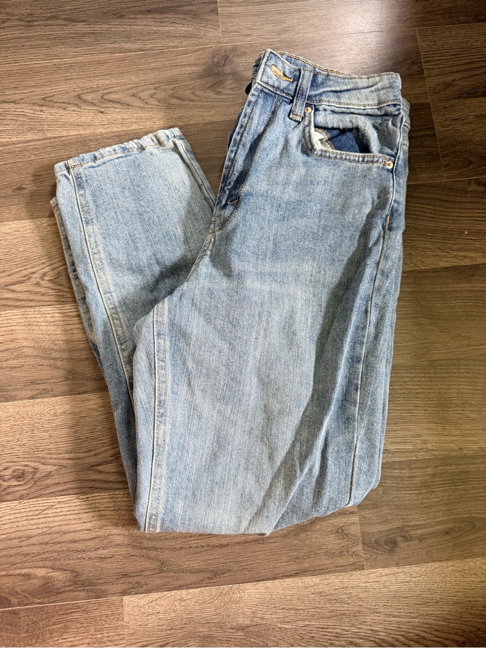 wild fable Light Wash Highest Rise Mom Jean